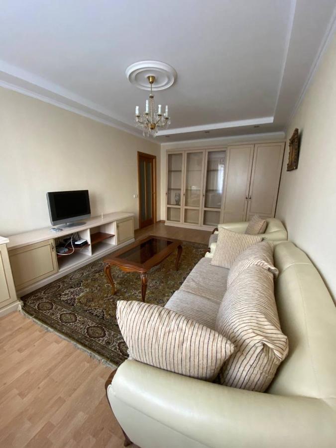 קייב Apartment Mala Zhytomyrska 10 מראה חיצוני תמונה
